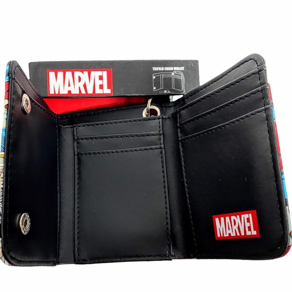 NWT In Gift Box: Marvel Comics Trifold Chain Wallet - Picture 3 of 8